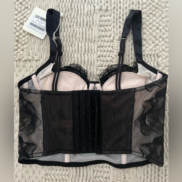 Black Lace Corset - Picture 7 of 11